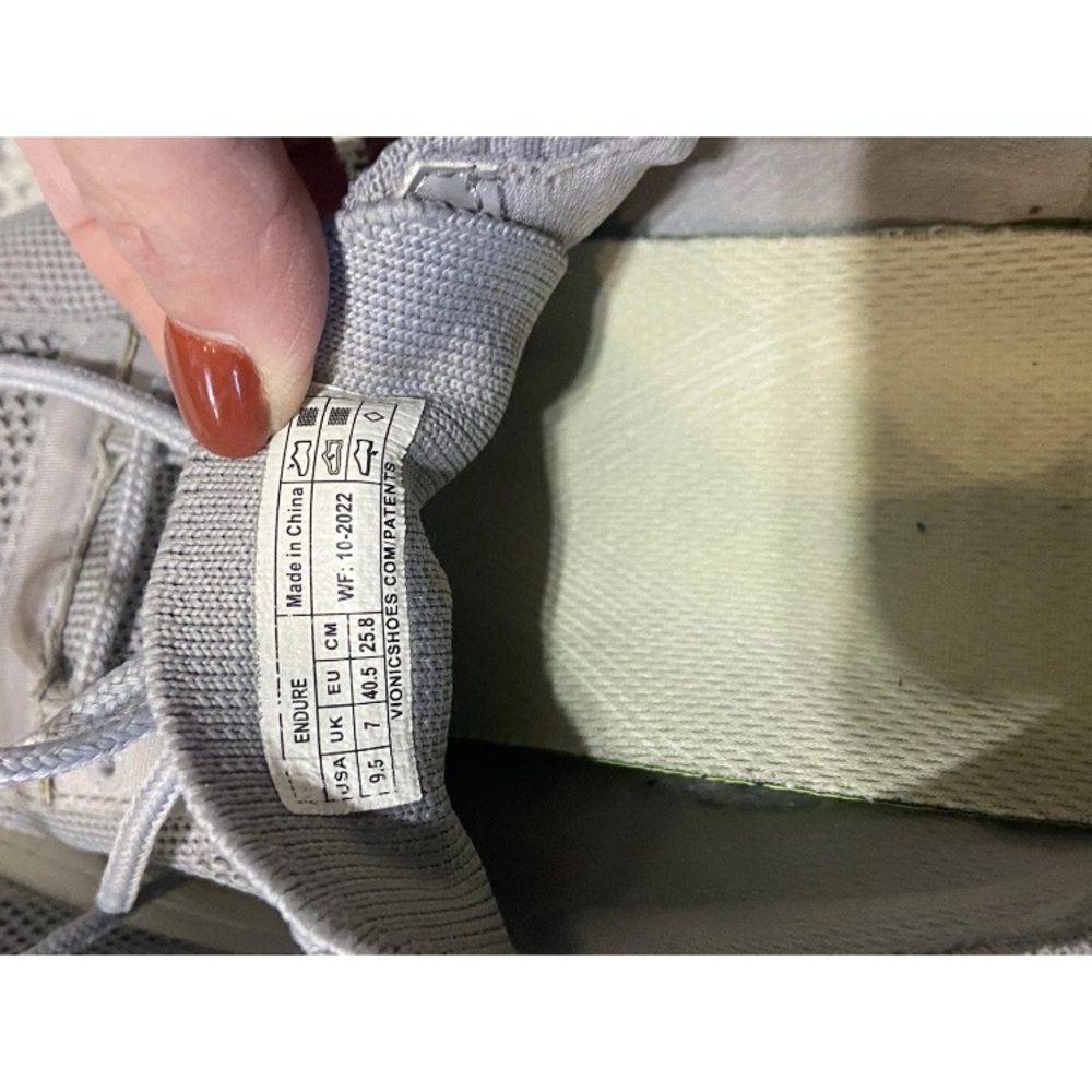 Vionic Endure Size 9.5‎ Walking Shoe Sneaker Light Gray Women's 9 1/2 Pre-Owned - Picture 11 of 11